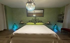 Casa Del Borgo: Appartamento Immerso Nel Verde A/C