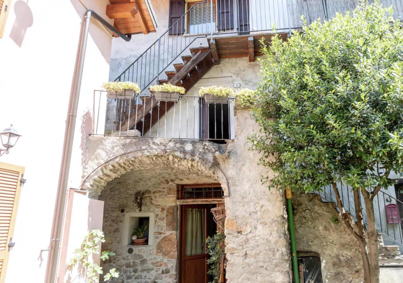 Casa Del Borgo: Appartamento Immerso Nel Verde A/C Bellano Extérieur photo